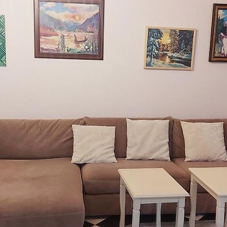 Lovely Apartment In Heart Of Tiranë Luaran gambar