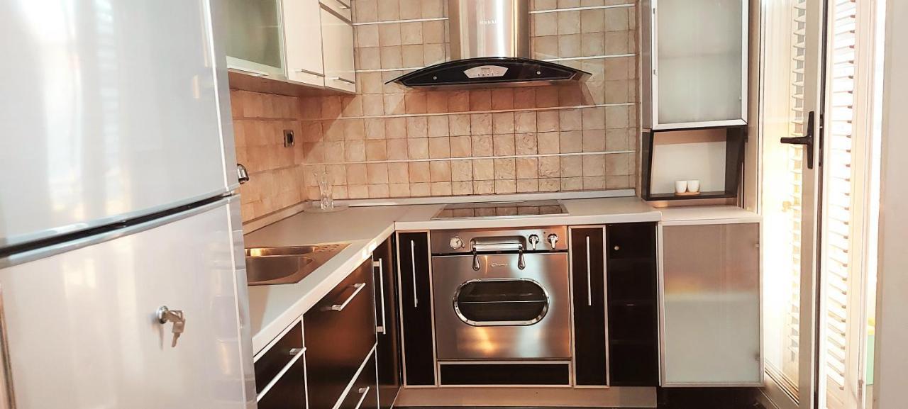 Lovely Apartment In Heart Of Tiranë Luaran gambar